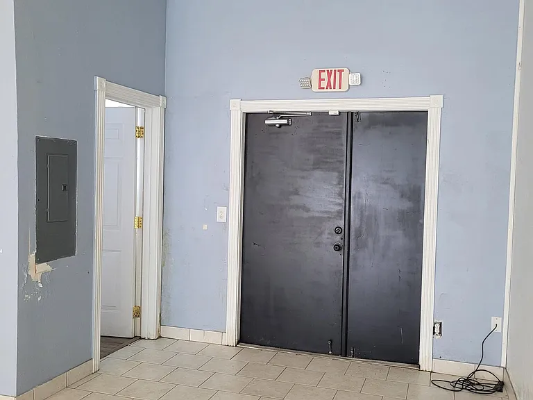 1211 Miramar St #2 — Photo 7