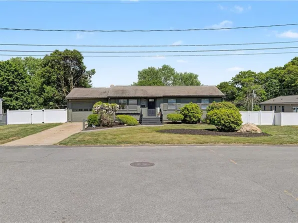 162 Larchmont Rd, Warwick, RI 02886