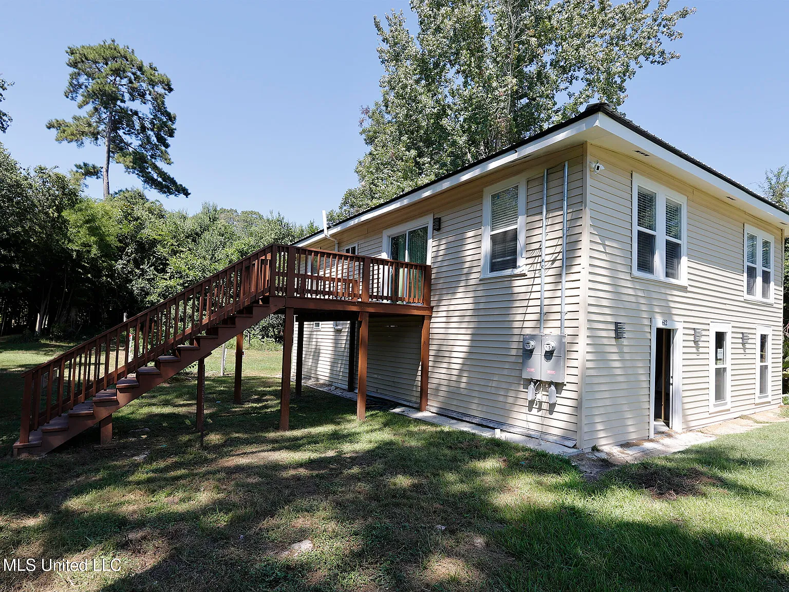 2 bed, 1.0 bath, 1200 sqft, $1,250 — Photo 2
