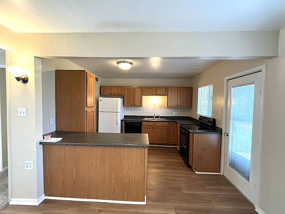 5th image of 1051 Quari St