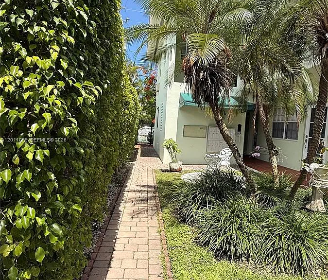8600 Byron Ave #8 — Photo 38