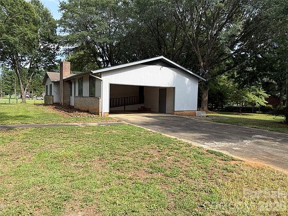 3rd image of 1658 Nottingham Ct