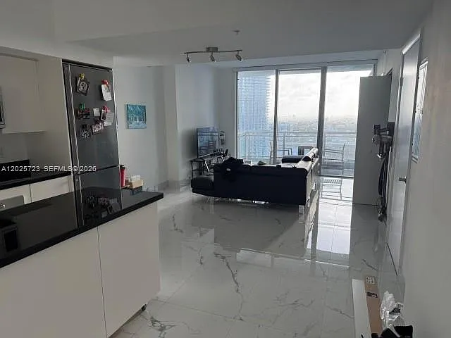 Mint Condo — Photo 1