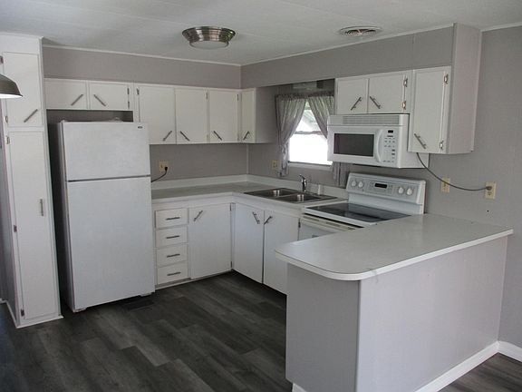 3rd image of 899 Venetia Bay Blvd