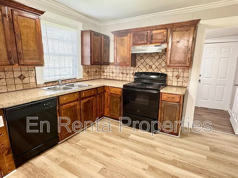 1925 Saint Louis Ave — Photo 10