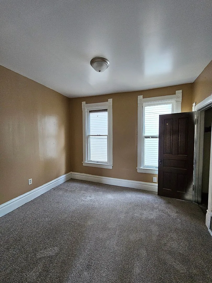 Newly remodeled 4bd/2bth — Photo 3