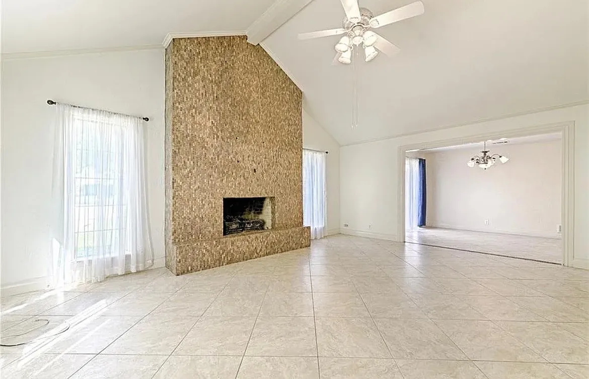 3 bed, 1631 sqft, $2,450 — Photo 3