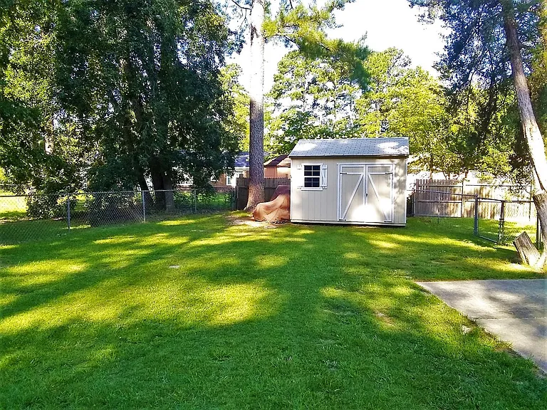 7501 Martha Ct — Photo 43