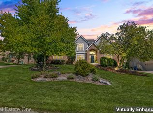 1860 Haverhill Dr, Rochester Hills, MI 48306