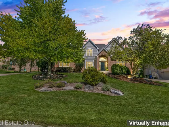 1860 Haverhill Dr, Rochester Hills, MI 48306
