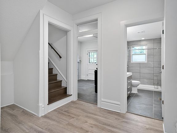 4th image of 434 W 6th Ave #1/2