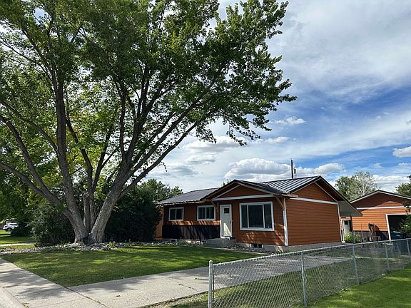 3rd image of 2931 Lynn Ave