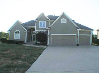 916 SW Hackney Ct, Lees Summit, MO 64081
