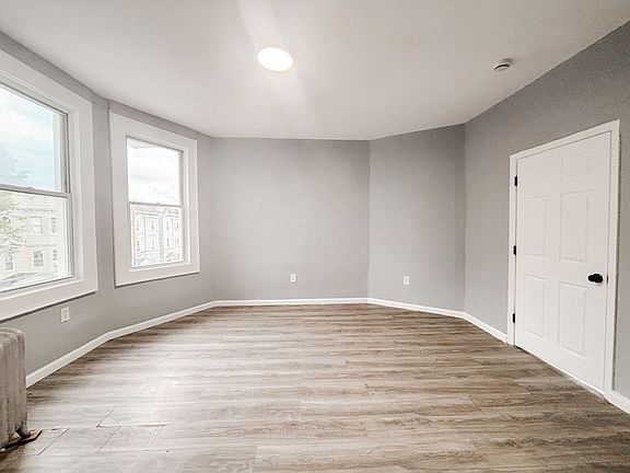5th image of 807 S 17th St