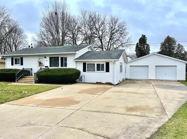 2224 Schuyler Dr, Peru, IL 61354
