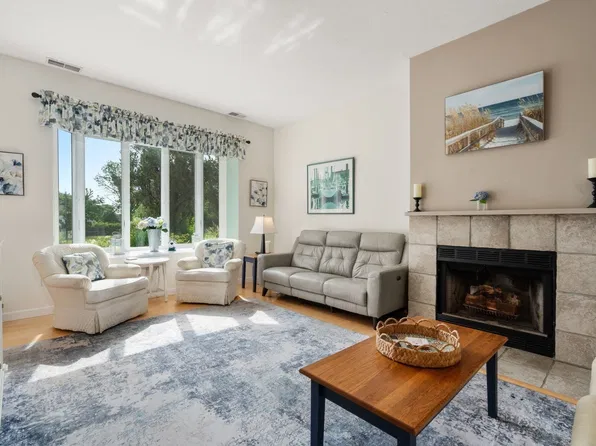 15 Story St Unit 4, Rockport, MA 01966