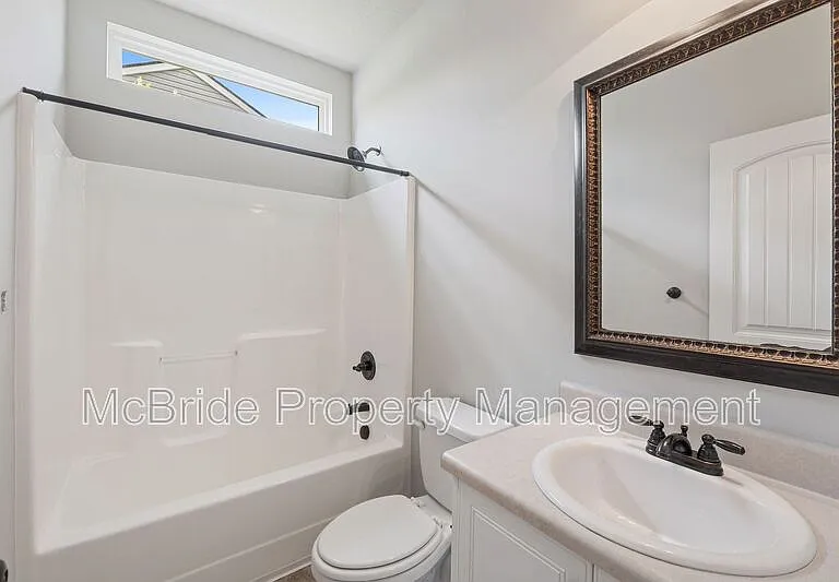 857 Westlawn Dr — Photo 18