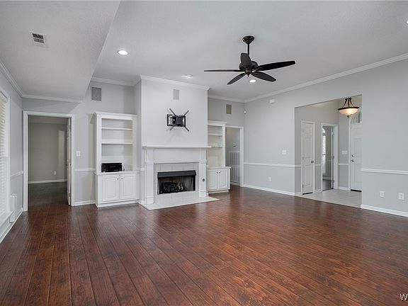 5th image of 6406 Woodmere Dr