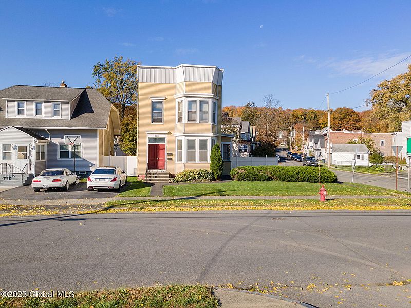 2nd image of 2311 12th Avenue