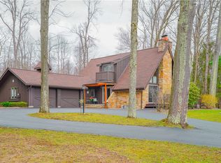 809 Enterprise Rd, Grove City, PA 16127