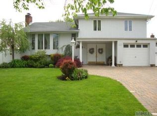 2370 Legion St, Bellmore, NY 11710