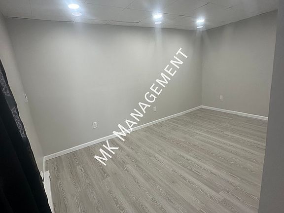 5th image of 103 Spring St #D