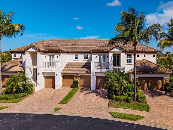 2nd image of 8065 Players Cove Dr Unit 202
