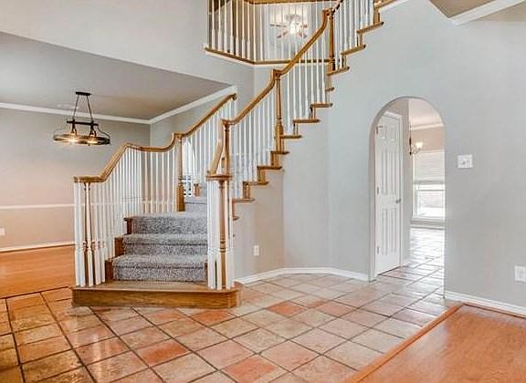 4th image of 1076 Rosewood Dr