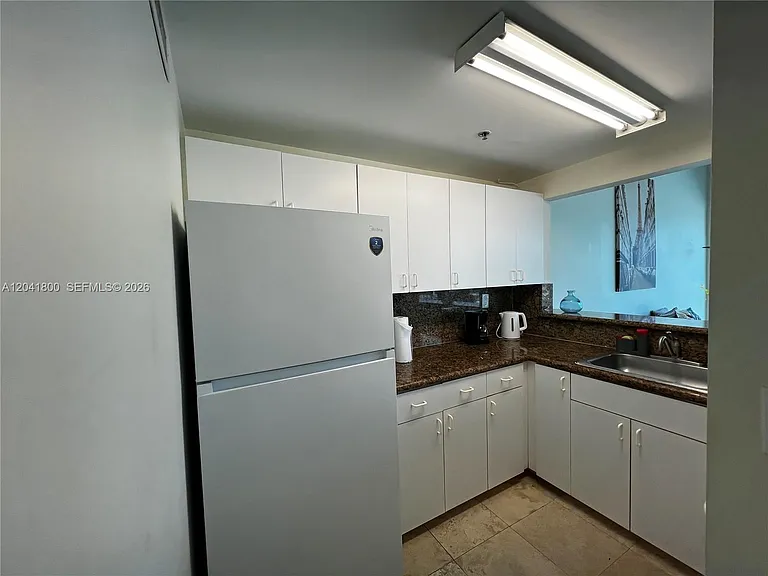 5445 Collins Ave #L3 — Photo 9