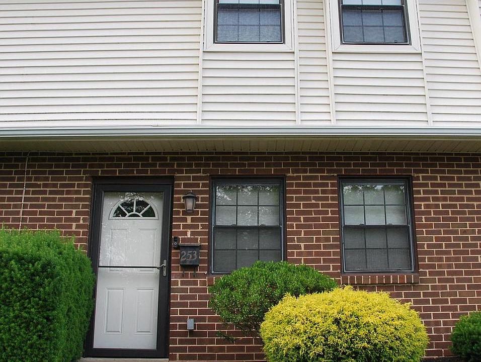 1st image of 253 Holly Dr