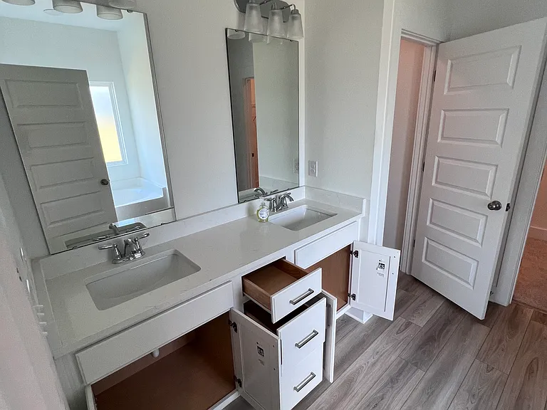 5379 Cornwall Dr — Photo 5