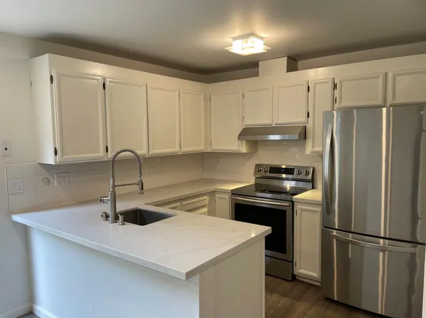 1281 Rosita Rd, Pacifica, CA 94044