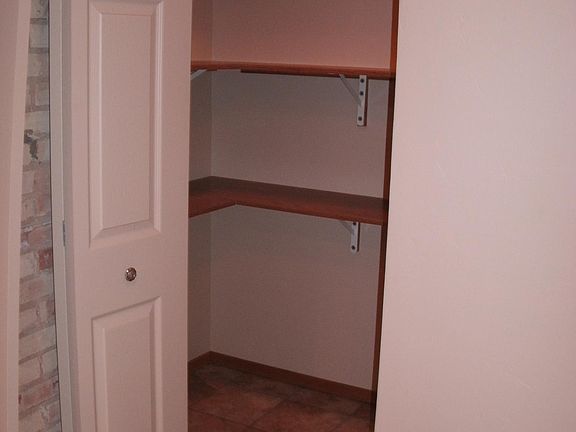 Walk in pantry