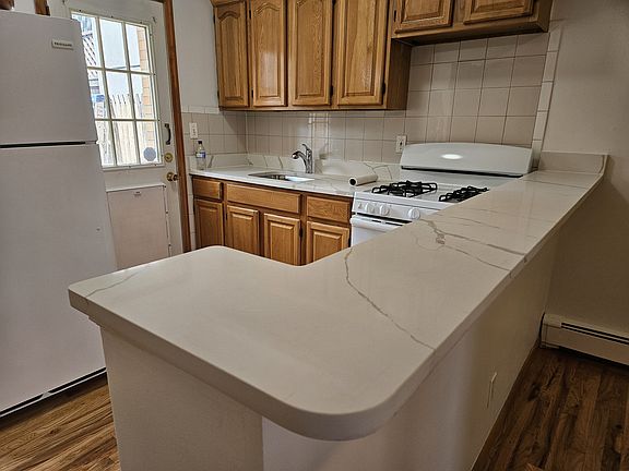 3rd image of 479 Humboldt St #1