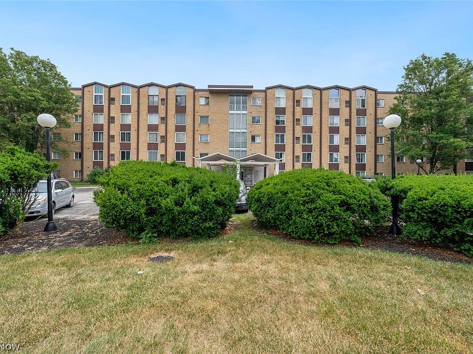 1st image of 25735 Lorain Rd Unit 511