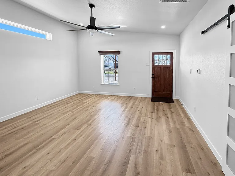 6025 Piper Anne St — Photo 5