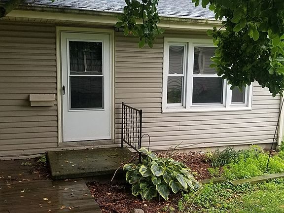 3rd image of 204 S 206 High St
