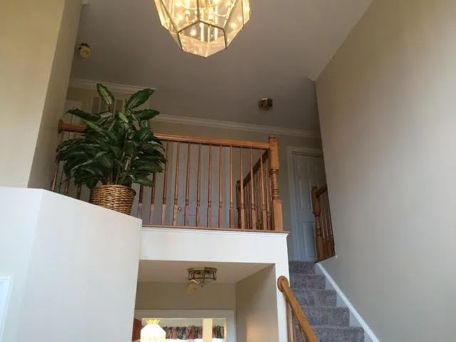 305 Village Ct — Photo 4