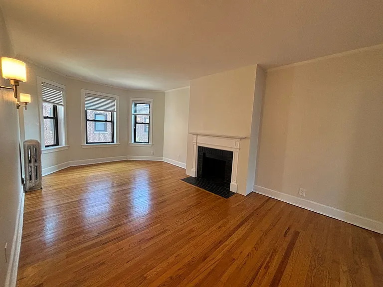 800-810 Michigan — Photo 16