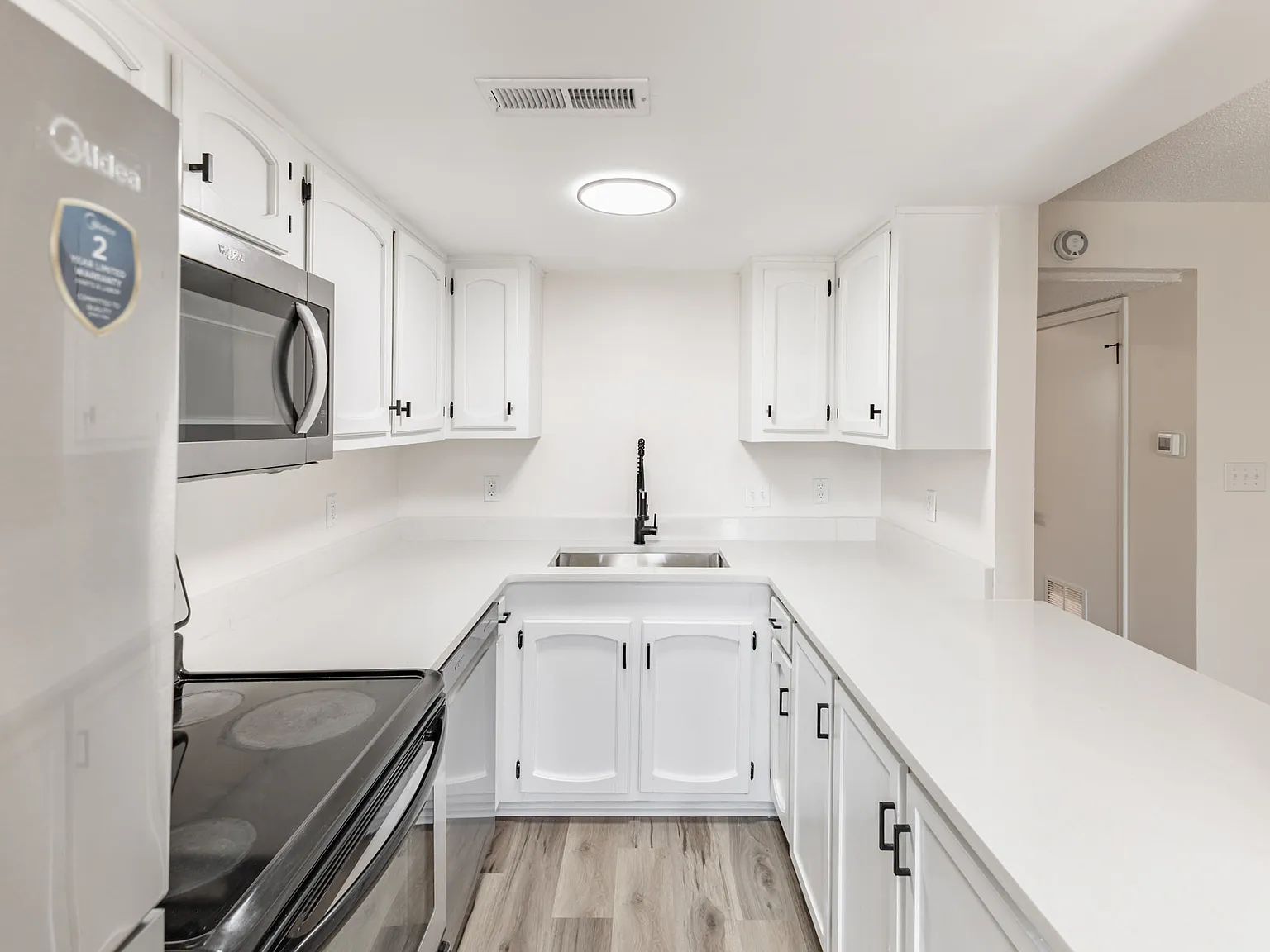 2 bed, 2.5 bath, 1442 sqft, $1,595 — Photo 4