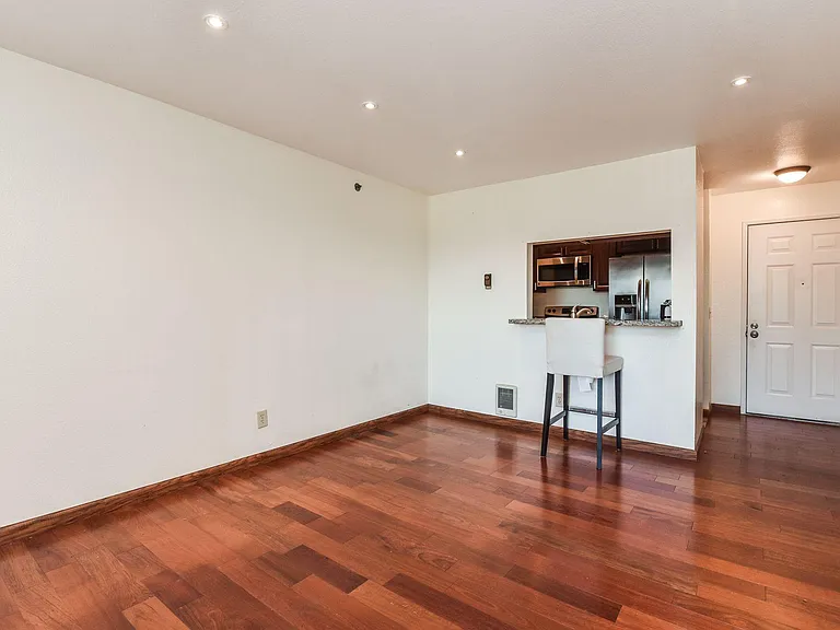 675 Newbury Ln #144 — Photo 4