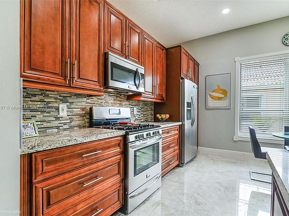 5th image of 13290 NW 18th St