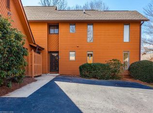 37 Village Dr, Asheville, NC 28803
