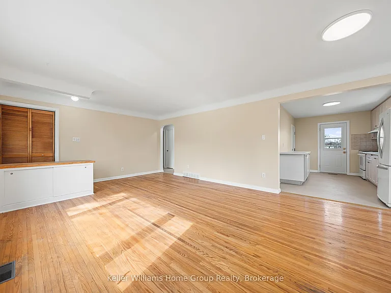 20 Cadillac Dr — Photo 11