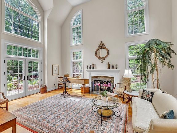 5th image of 3814 High Meadow Rd