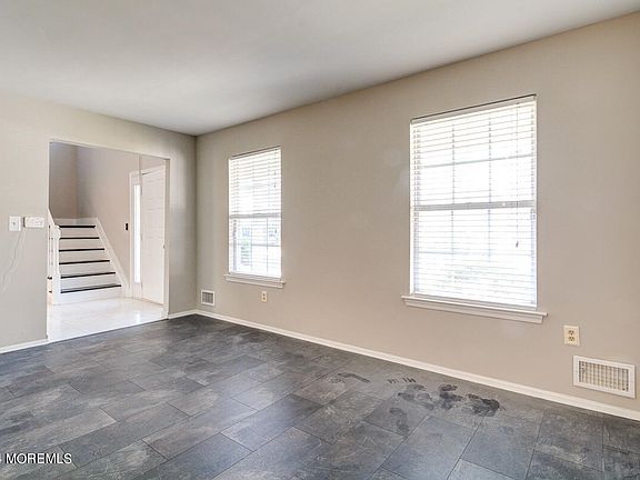 4th image of 73 Moonlight Court