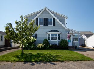 557 Hudson St, Seabrook, NH 03874