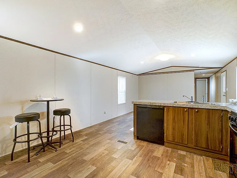 Texarkana - Rent to Own — Photo 10