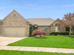 54735 Berryfield Dr, Macomb, MI
