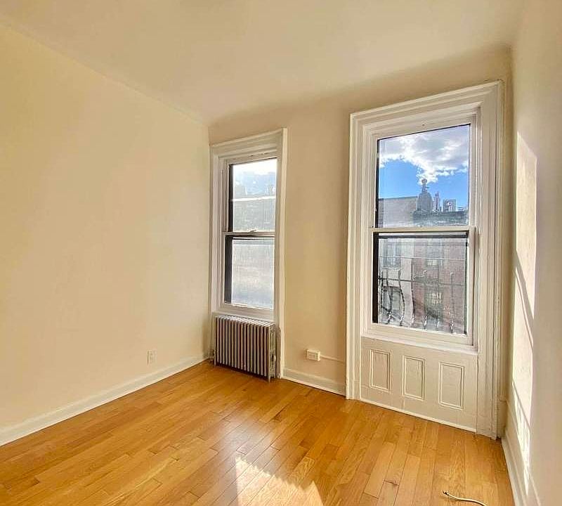 1st image of 325 Bleecker St APT 10